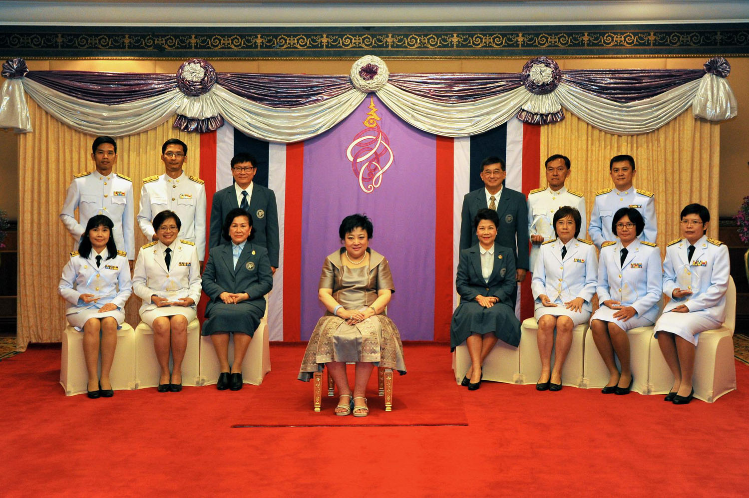 รางวัลทีมงานเภสัชกรรมโรงพยาบาลดีเด่น