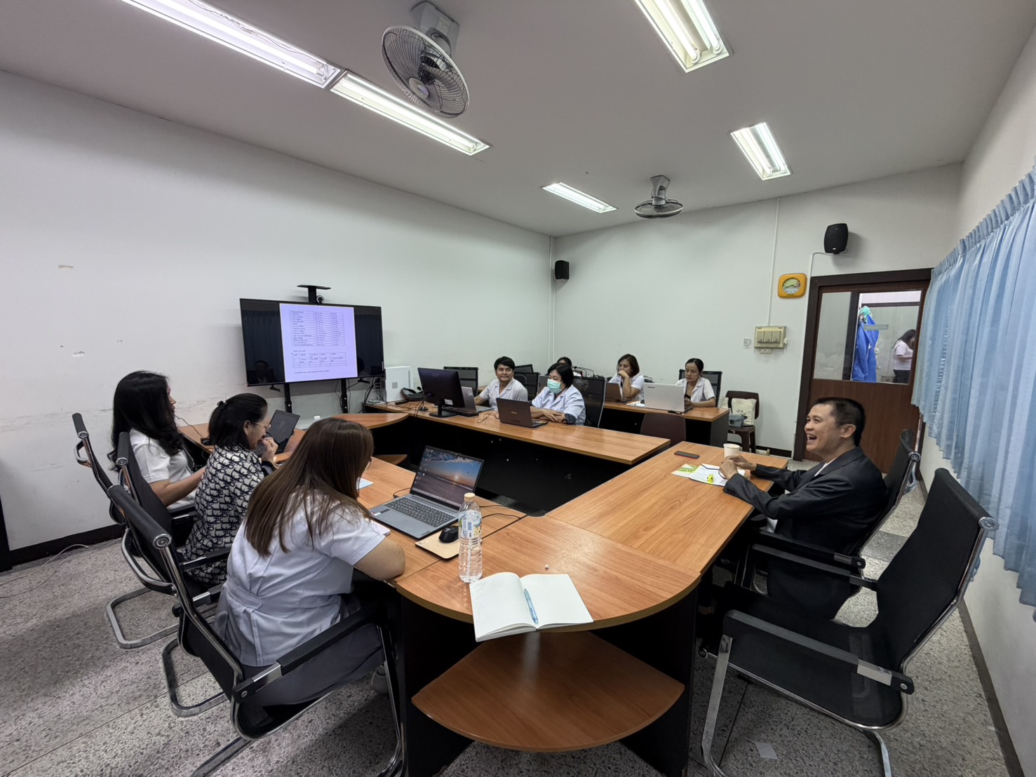 ประชุมจัดทำนโยบายการจัดการด้านยากลุ่มงานเภสัชกรรม